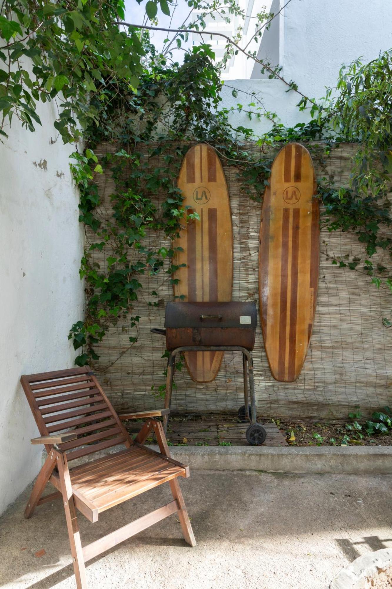 Le Penguin Hostel Faro Bagian luar foto